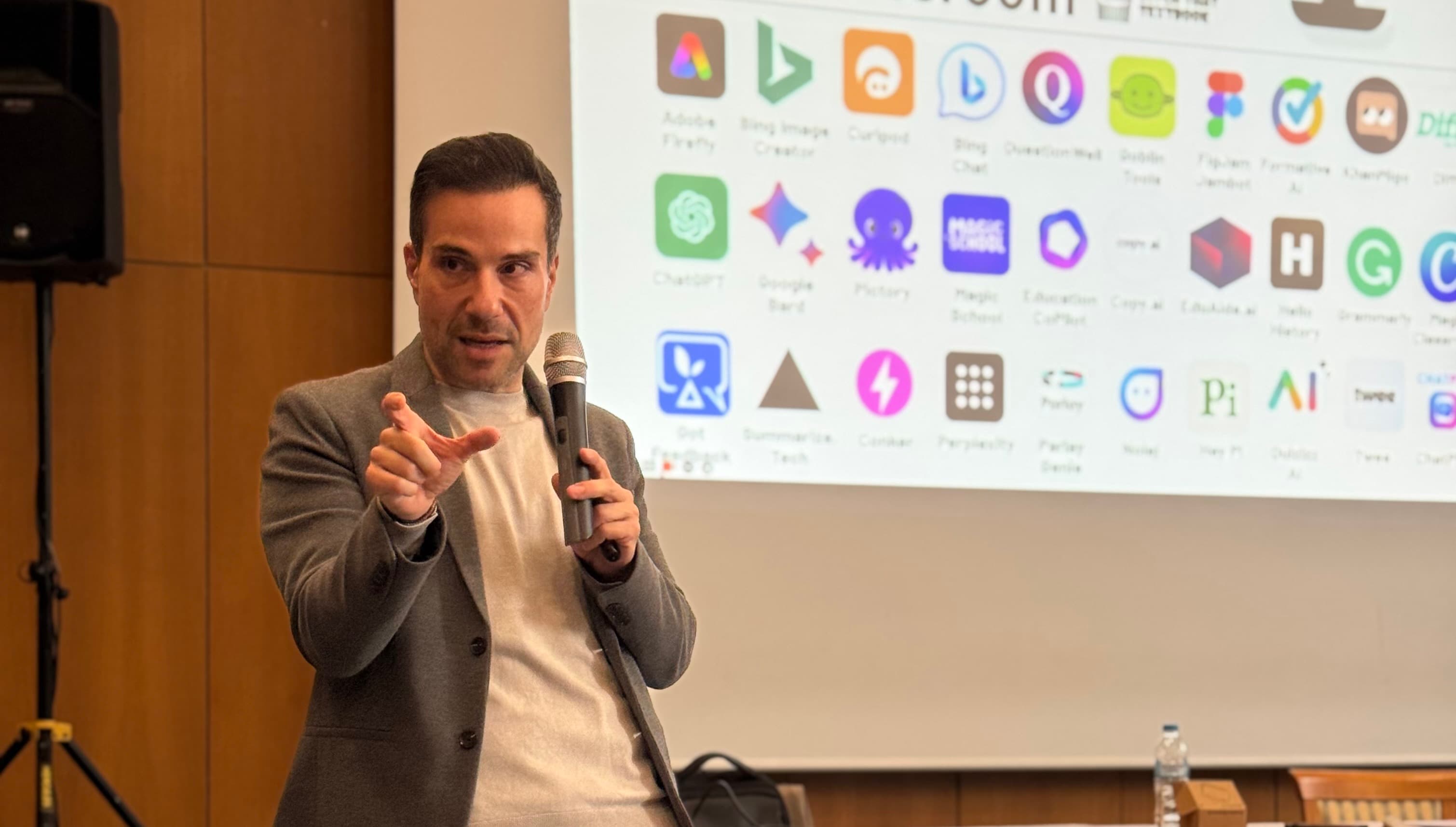 Harnessing Artificial Intelligence in Education: Tools & Integration Examples